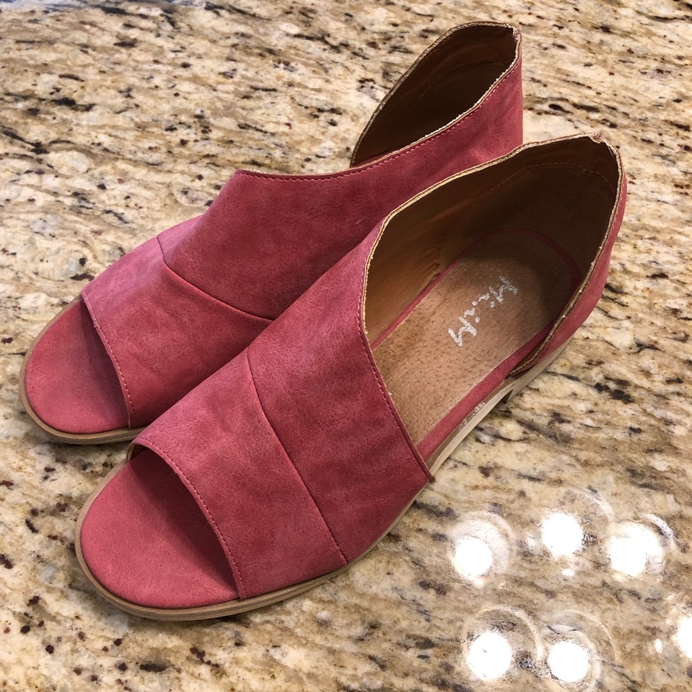 Mi.iM (Bohme Boutique) Open Toe Slides size 7